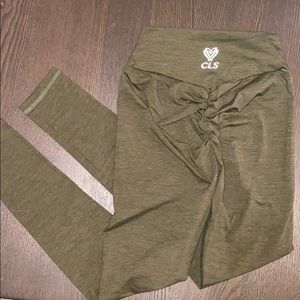 CLS Booty scrunch legging LIKE NEW